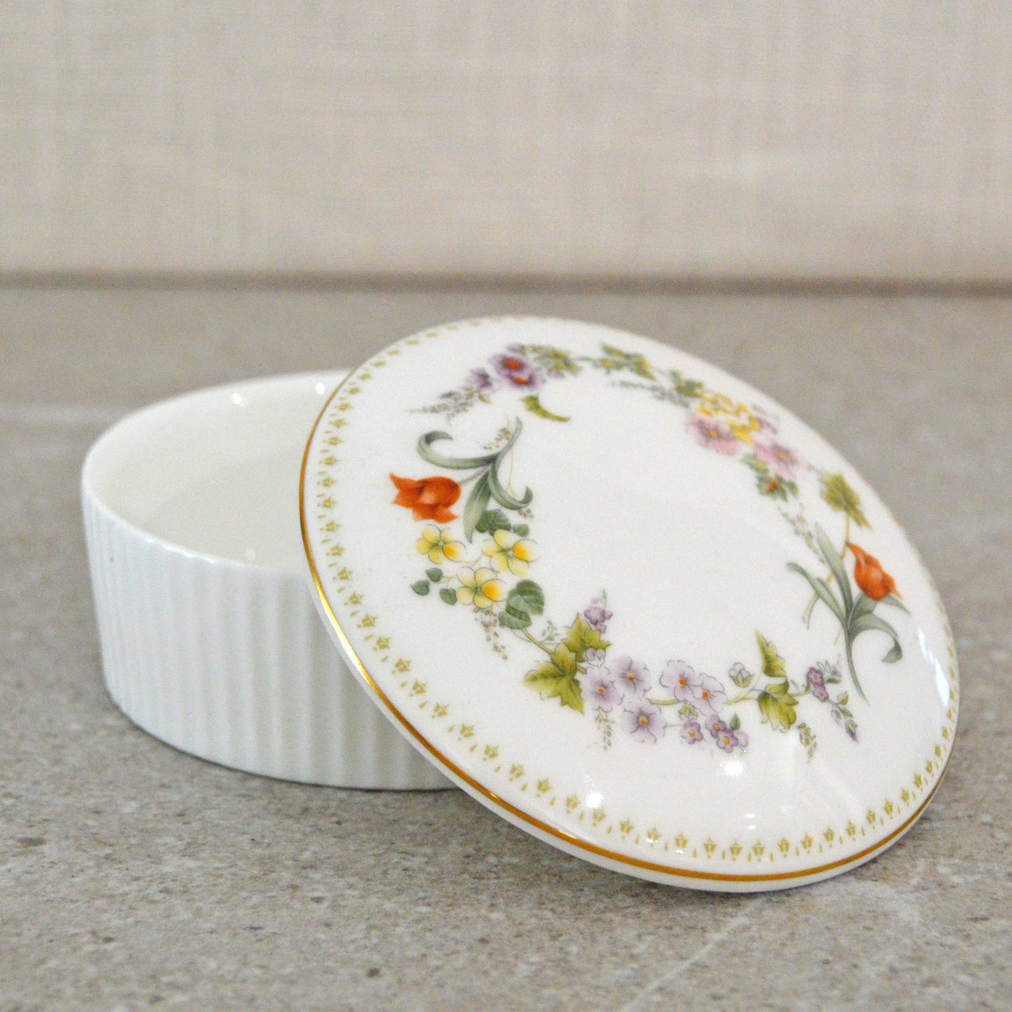 Vintage Bone China Wedgwood Mirabelle Trinket Box (England, 1960s)