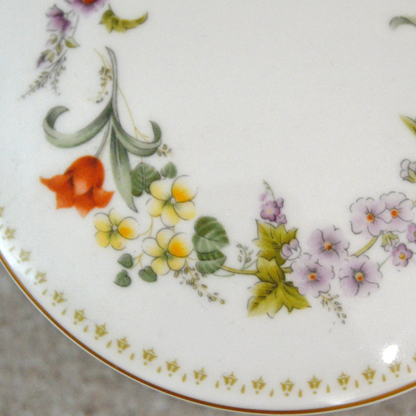 Vintage Bone China Wedgwood Mirabelle Trinket Box (England, 1960s)