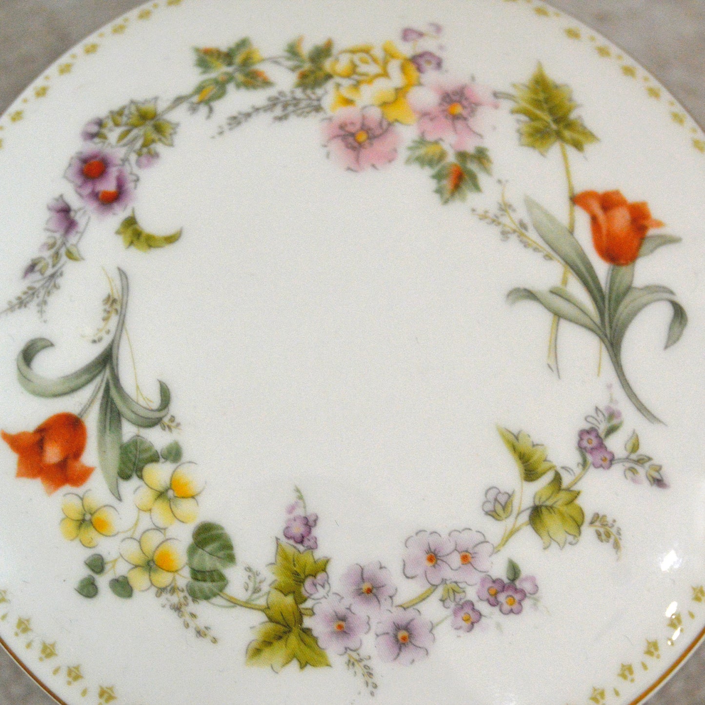 Vintage Bone China Wedgwood Mirabelle Trinket Box (England, 1960s)